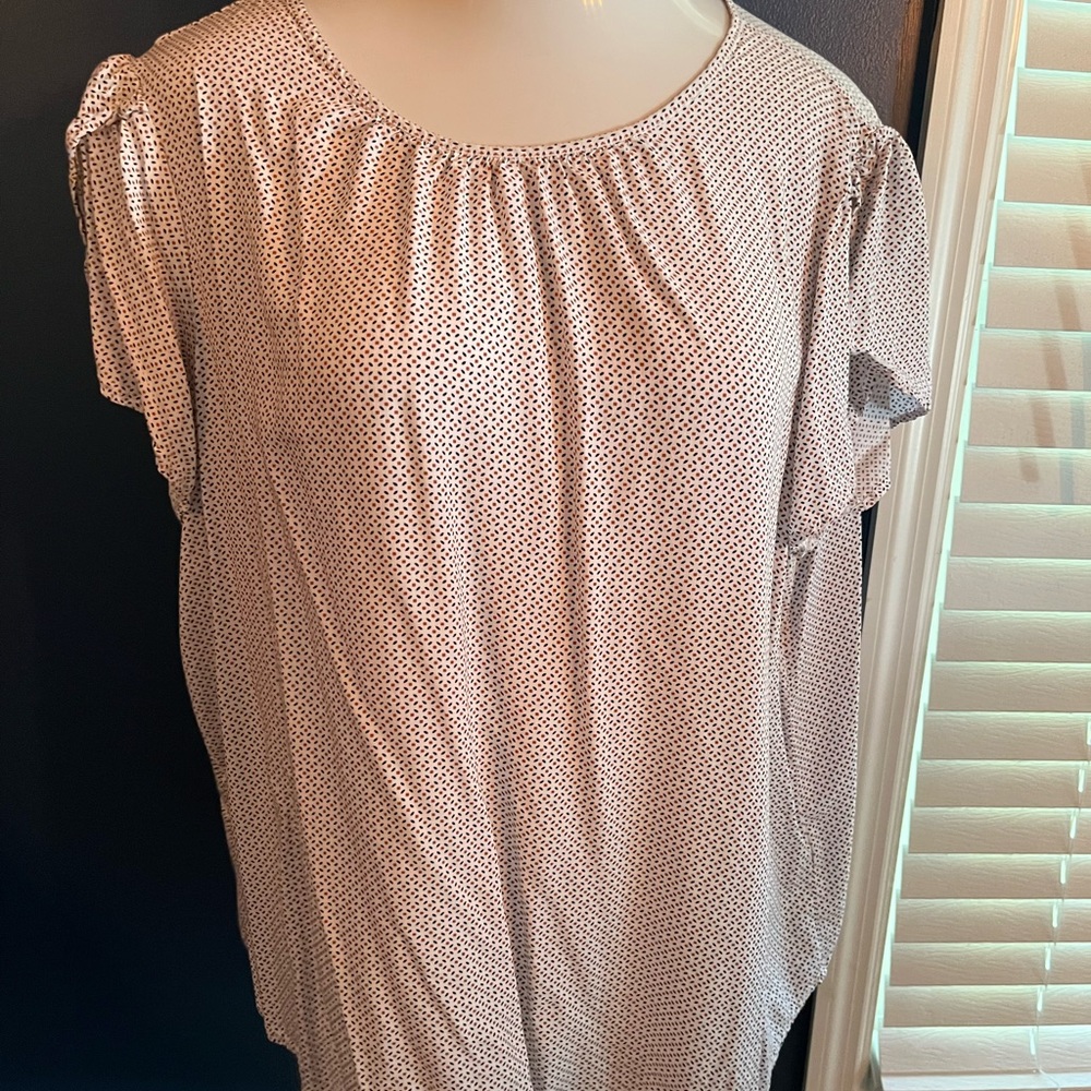 🧡Super Cute Liz Claiborne Blouse🧡